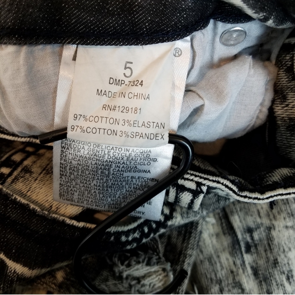 Machine | Distressed Acid Wash Skinny Jean 28 - Picture 4 of 5